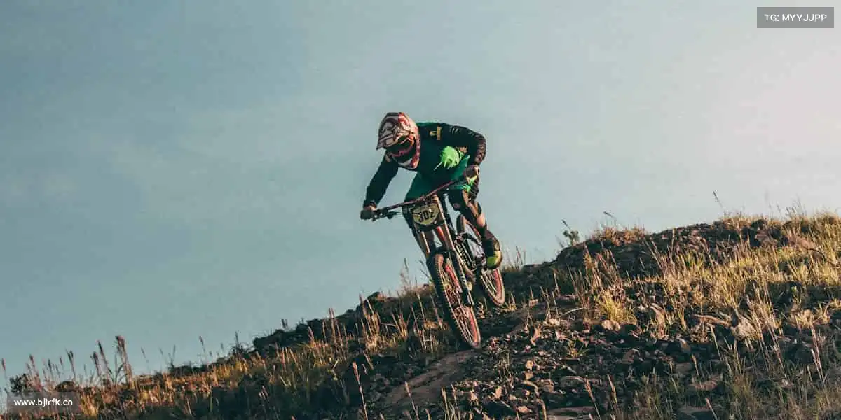 星空电竞穿上护具,摔倒是为了更漂亮的站起!🛹